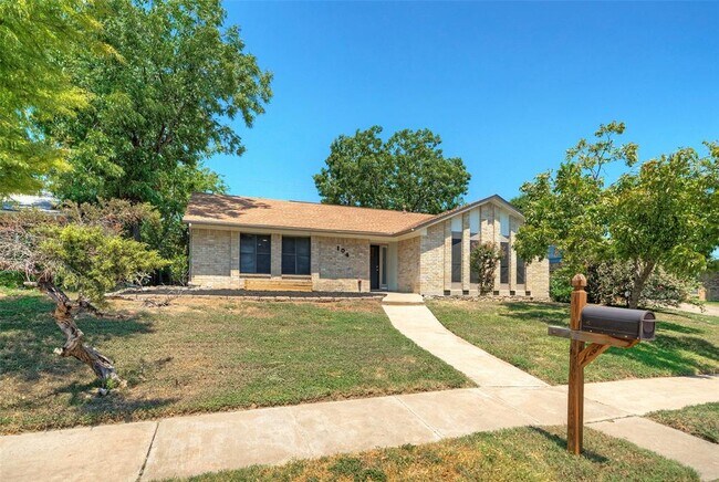 Building Photo - 104 Skyloop Dr