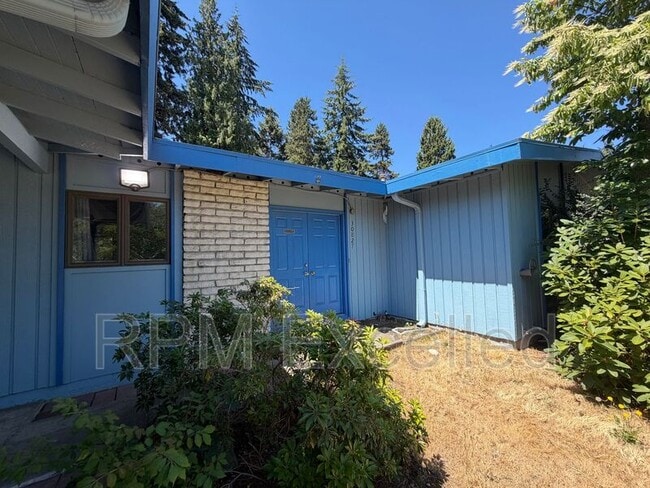 Building Photo - 30827 21st Ave SW