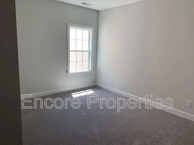Building Photo - 808 Kingsworth Wy