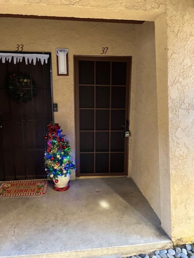 Building Photo - 1000 W MacArthur Blvd