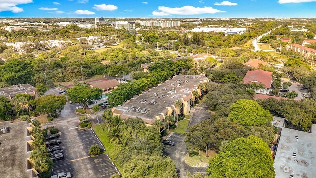 Building Photo - Beautiful 2 bedroom 2 bath Condo in Boca Raton, close to FAU