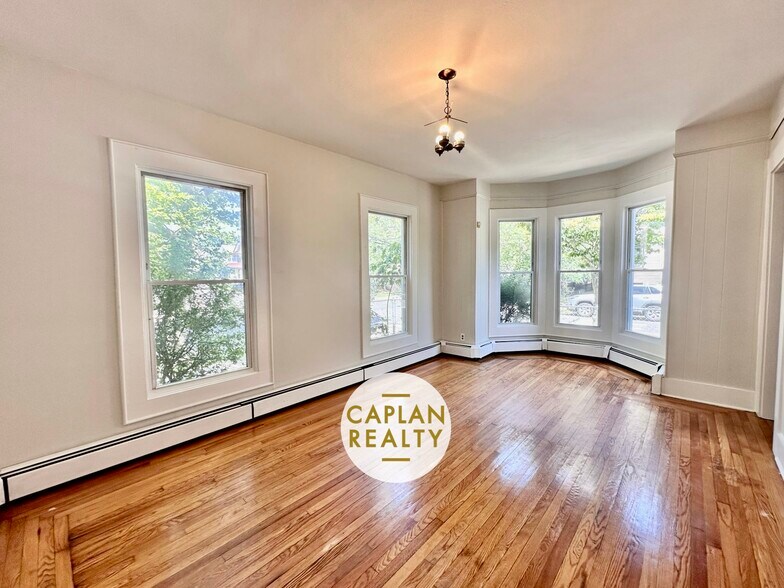 Primary Photo - 244 Edgewood Ave