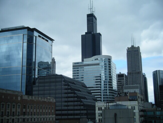 Building Photo - 60 E Monroe St