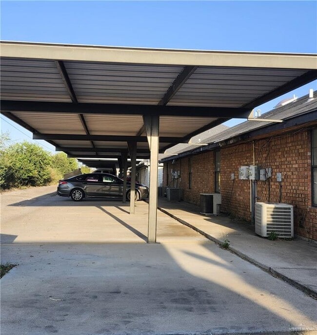 Building Photo - 9 Kimberly Ln