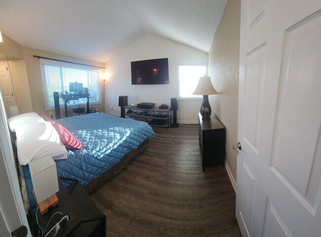 Building Photo - 5415 S Dunkirk Way