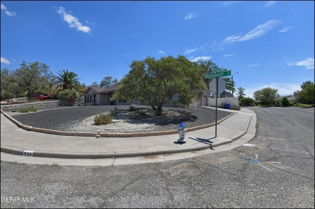 Building Photo - 424 Stonebluff Rd