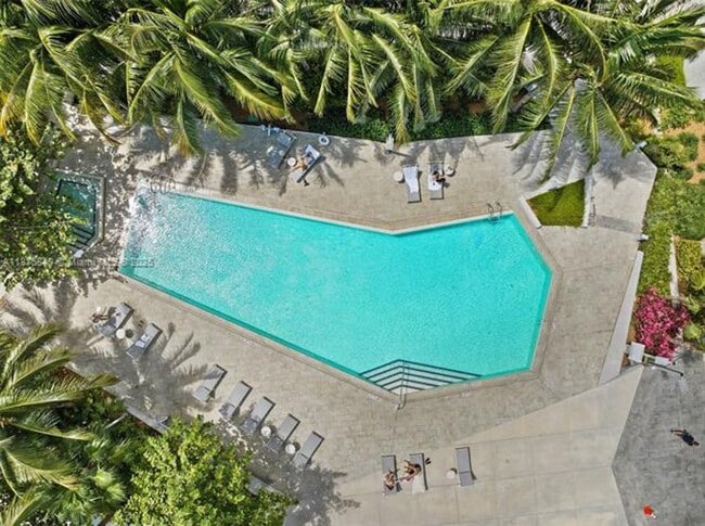 Building Photo - 88 SW 7th St