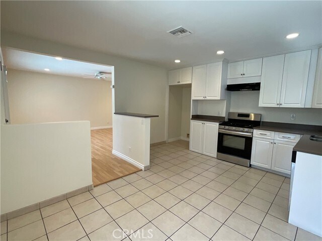Building Photo - 2641 Santa Ana Ave