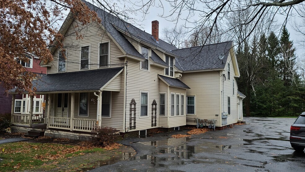 Primary Photo - 1252 Main St