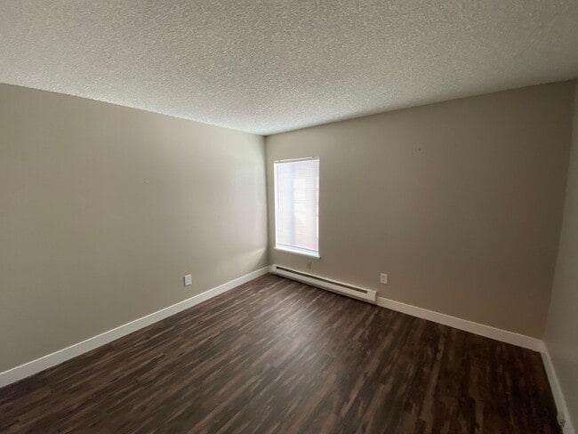 Building Photo - 2 bed 1 bath Apartment near Anschutz Medical Center