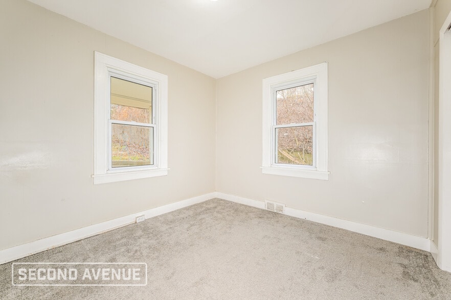 Building Photo - 1030 Franklin Dr