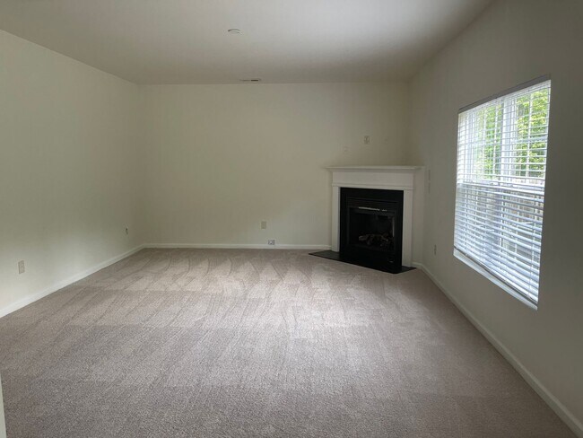 Building Photo - Spacious 4 Bedroom Home with Two-Car Garage in Swann's Mill Community