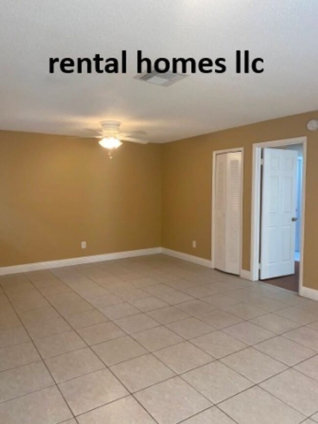 Building Photo - Patio Home with 3 Bedroom and 2 Bathrooms, Minutes Away From UCF, Technology Park, & the E/W Expr...