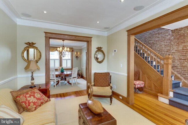 Building Photo - 1654 33rd St NW