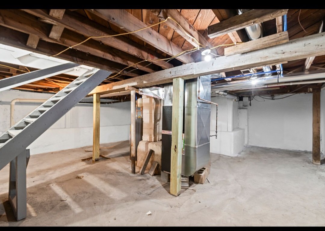 Building Photo - 5752 College Ave