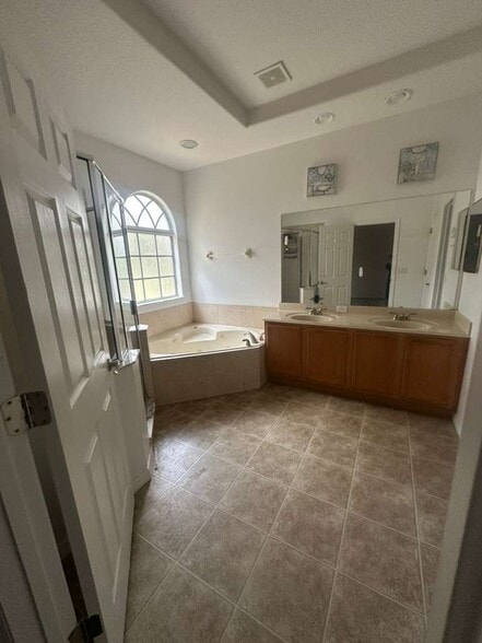 Building Photo - 2821 Eagle Claw Ct