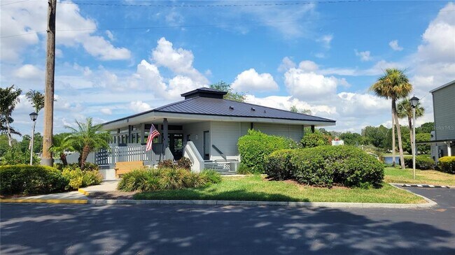 Building Photo - 2424 W Tampa Cir