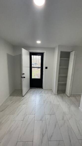Building Photo - 10 Three Willows Ct