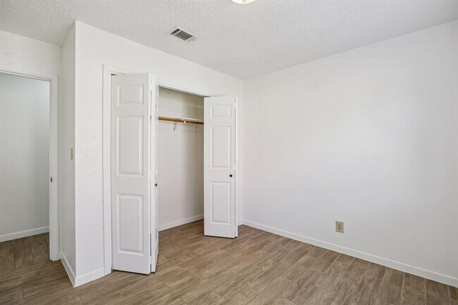 Building Photo - 8804 Cainwood Ln