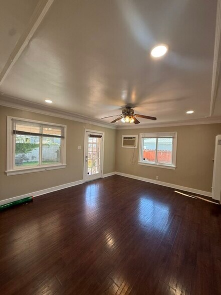 Building Photo - 1047 Rose Ave