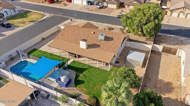 Building Photo - 6101 E Greenway Ln