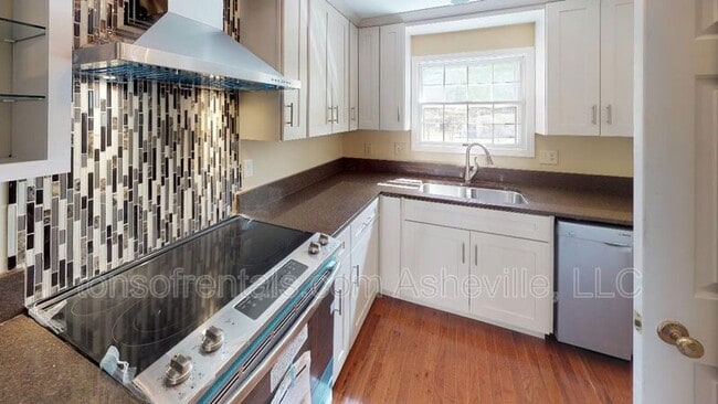 Building Photo - 1409 Kensington Rd