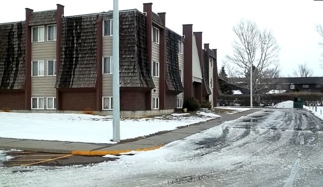 Primary Photo - Aspen Village Apartments