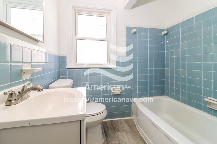 Building Photo - 21407 Syracuse Ave