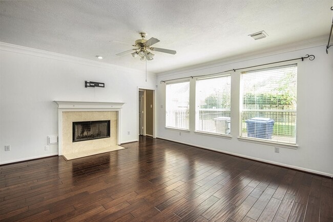 Building Photo - 6219 Surfside Ln