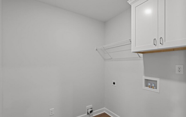 Building Photo - 7417 Paisley Cir