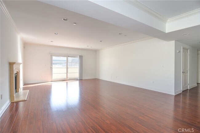 Building Photo - 11848 Kiowa Ave