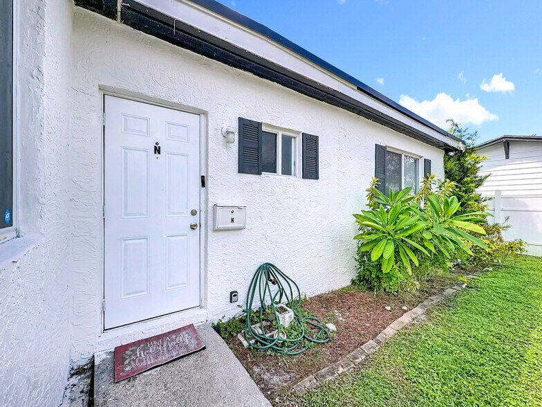 Building Photo - 401 NW 16th Ave