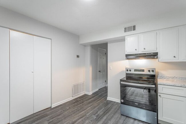 Building Photo - 2404 Briggs Ave