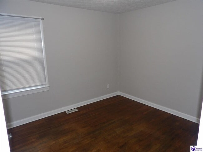Building Photo - 513 Lee Rd