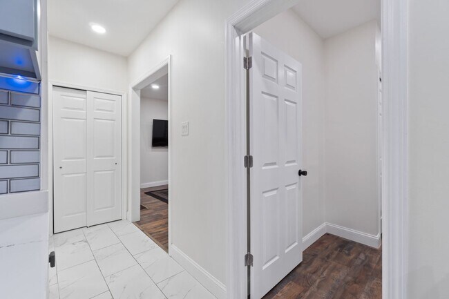 Building Photo - 92 Stuyvesant Ave