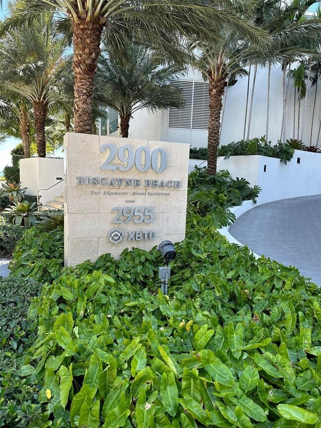 Primary Photo - 2900 NE 7th Ave