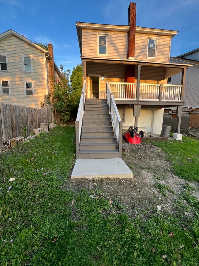 Building Photo - 815 Grove St