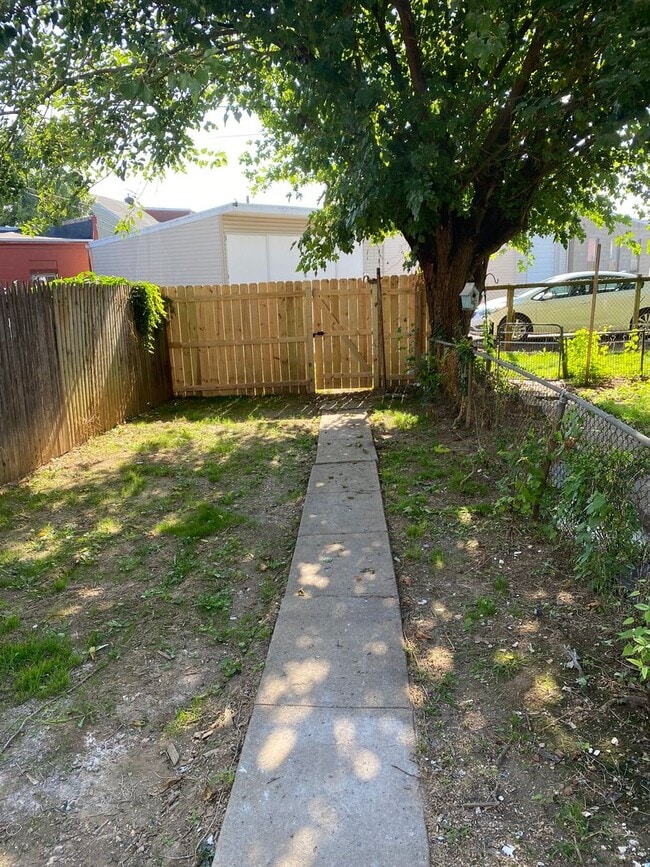 Building Photo - Beautiful 3-Bedroom Home!