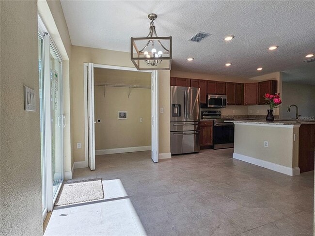 Building Photo - 6921 Central Ave