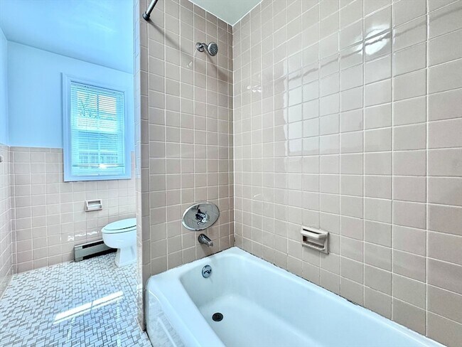 Building Photo - 17 Old Colony Ln