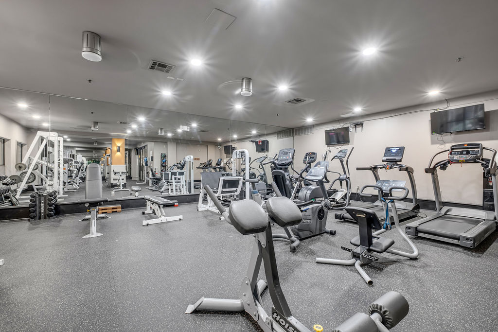 24 Fully Stocked Gym - 1803 Broadway