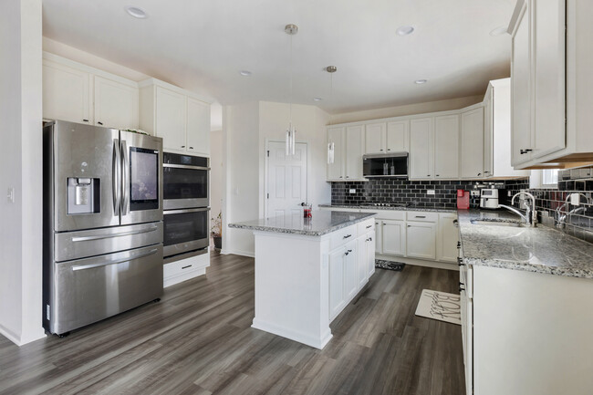 Building Photo - 12520 S Cherry Blossom Blvd