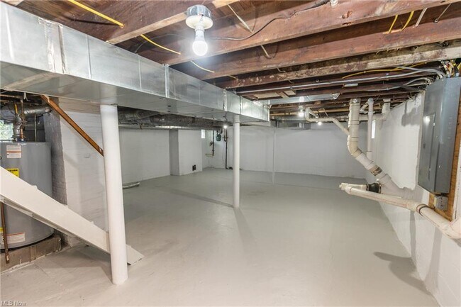 Building Photo - 6813 Columbia Rd