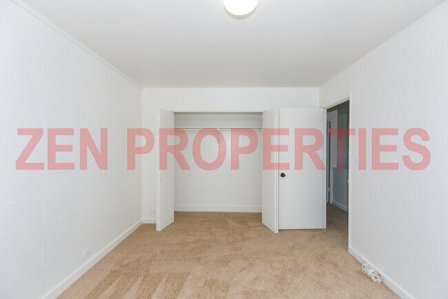 Building Photo - 1379 Hunakai St