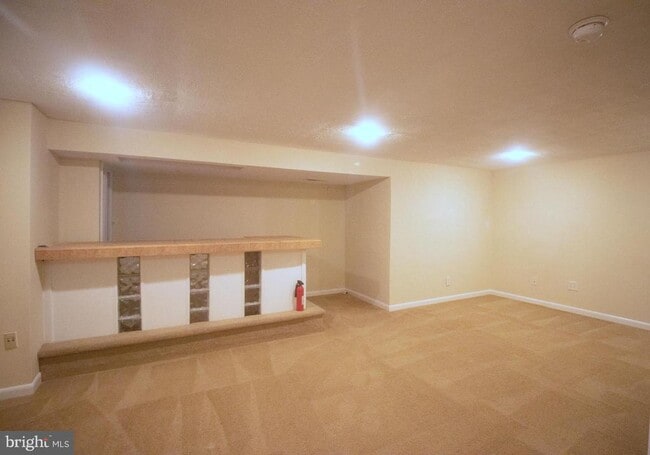Building Photo - 214 Sulky Way
