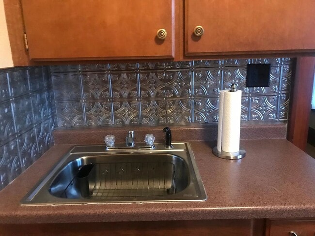 Building Photo - 1802-1806 Superior Ave - Duplex