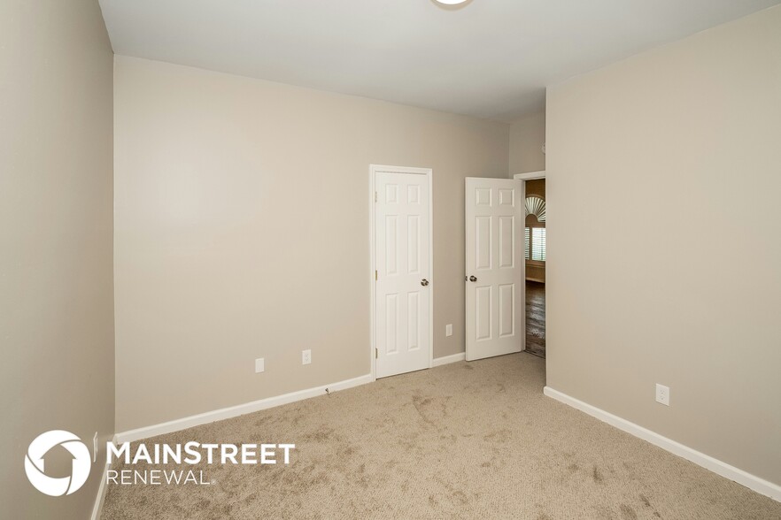 Building Photo - 105 Lenox Dr