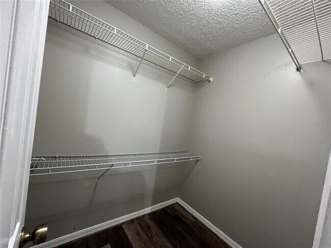 Building Photo - 1465 Tiverton Dr