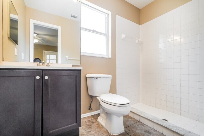 Building Photo - 6311 7th St Ct E