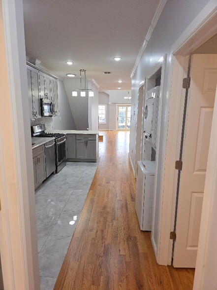 Building Photo - 83 Pamrapo Ave